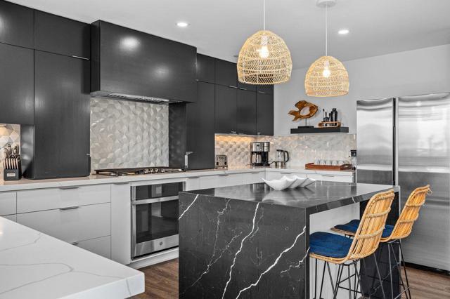 508 N Tremont Street, Oceanside CA: https://media.crmls.org/mediaz/373e49a6-5b63-4e07-a9c4-5e3c459e1c79.jpg