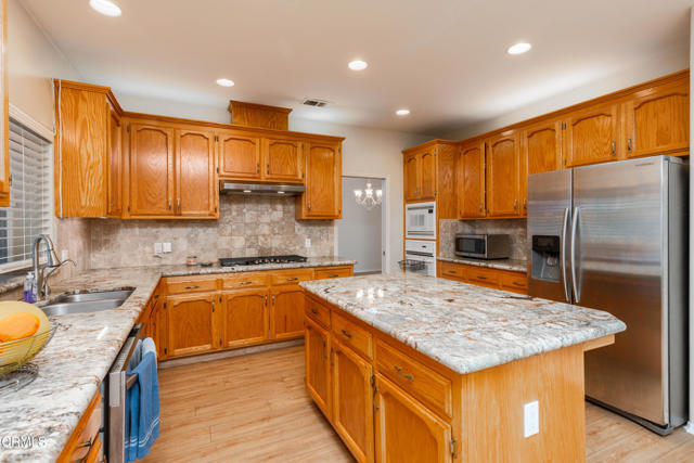 Detail Gallery Image 13 of 42 For 10906 Rosslyn Ln, Bakersfield,  CA 93311 - 4 Beds | 3 Baths