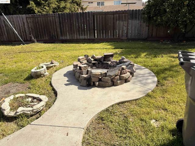 257 Smalley Ave, Hayward CA: https://media.crmls.org/mediaz/373f6073-cff5-46c7-9a3b-d3b9fd40e6a2.jpg