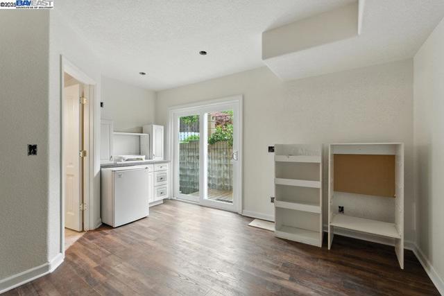 21798 Independent School Rd, Castro Valley CA: https://media.crmls.org/mediaz/3740f414-ae26-4af4-93ed-5c276d1dfba1.jpg