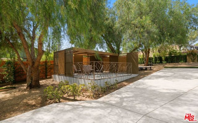 10555 Art Street, Sunland CA: https://media.crmls.org/mediaz/37412e12-1286-47f7-ad88-eb4a47c7be48.jpg