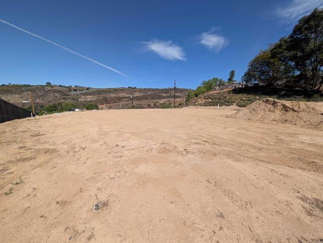 31445 Palos Verdes Drive, Escondido CA: https://media.crmls.org/mediaz/374135cc-3c31-403a-ab82-b332d19b075d.jpg