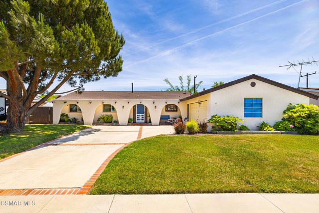 1748 Sutter Avenue, Simi Valley CA: https://media.crmls.org/mediaz/3741f08f-c7f6-4a4e-901f-a4e8a03421e6.jpg
