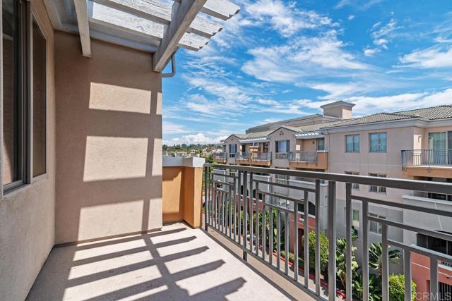 Detail Gallery Image 12 of 27 For 3857 Pell Pl #406,  San Diego,  CA 92130 - 2 Beds | 2 Baths