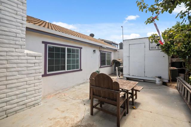 1518 Duran Circle, Salinas CA: https://media.crmls.org/mediaz/37428be6-476a-4fba-ad9a-3709be7c7435.jpg