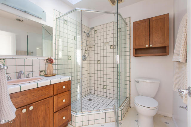 Detail Gallery Image 23 of 34 For 524 Glen Holly Dr, Pasadena,  CA 91105 - 2 Beds | 2 Baths