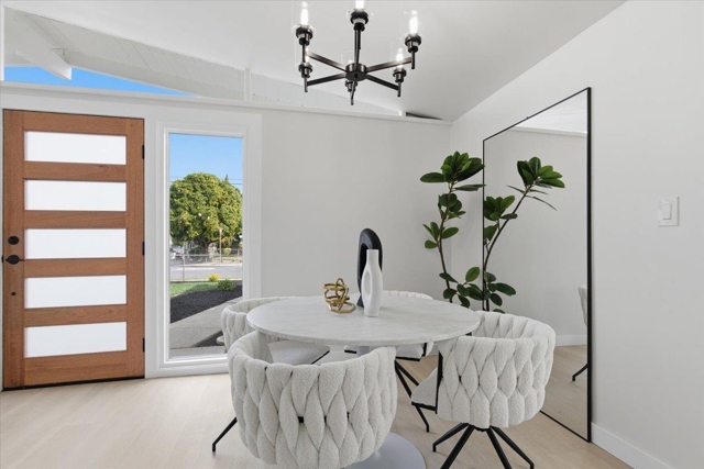 27707 La Porte Ave, Hayward CA: https://media.crmls.org/mediaz/3742bb63-2be3-4fbe-a6c5-65b613aac292.jpg