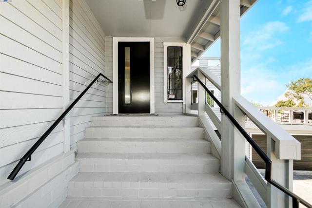102 Castlewood Dr, Pleasanton CA: https://media.crmls.org/mediaz/3742cd49-8c77-4b3d-9183-03ed6529ffb4.jpg