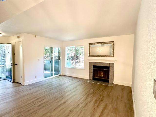 Image 3 of 22 For 700 Canyon Oaks Dr  B
