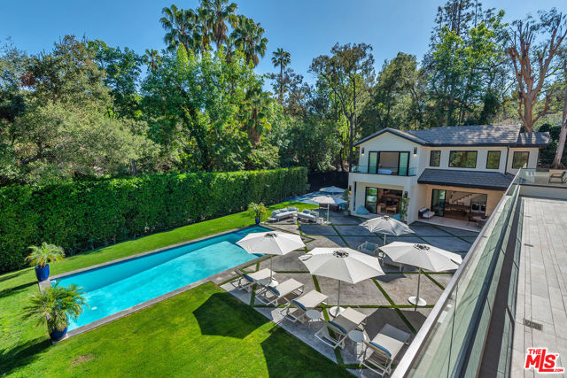 16144 HIGH VALLEY Place, Encino CA: https://media.crmls.org/mediaz/37437fcd-1ff2-4073-a188-cf0e2924682a.jpg