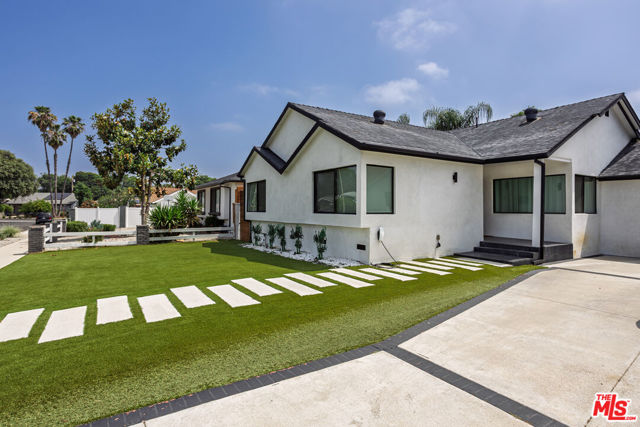 6610 Farralone Avenue, Woodland Hills CA: https://media.crmls.org/mediaz/37448ea1-665f-427d-b868-9a694c0f4724.jpg