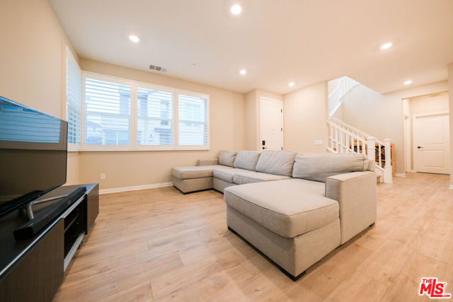 1681 Whitmore Loop, Chula Vista CA: https://media.crmls.org/mediaz/374523a0-f609-4691-a4f2-6ae6a527cc38.jpg