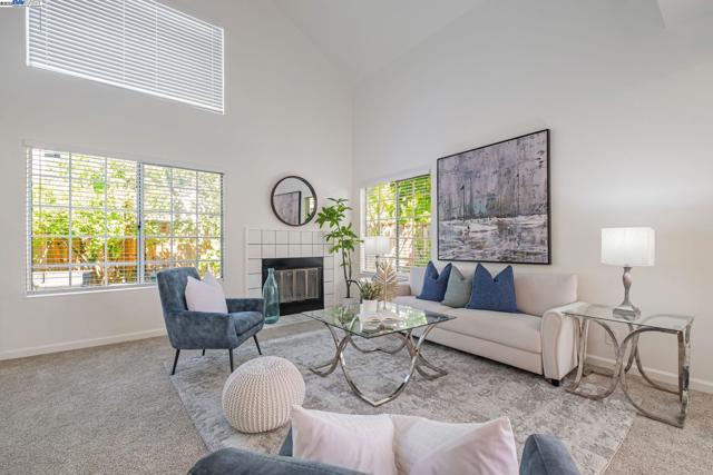 34319 Platinum Ter, Fremont CA: https://media.crmls.org/mediaz/3745604d-2e24-4072-99b7-fa11f215afb6.jpg