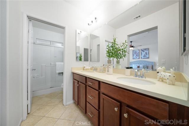 8011 City View Pl, Rancho Cucamonga CA: https://media.crmls.org/mediaz/37458b53-f267-44e9-a28c-949da1925b36.jpg