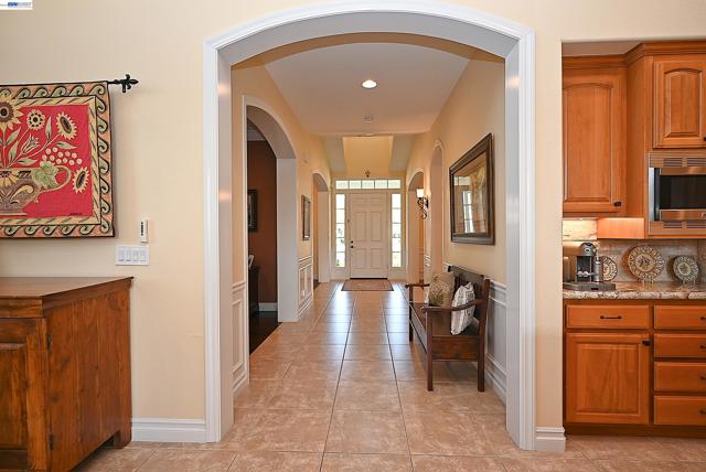 Image 9 of 59 For 2221 Leccino Ct