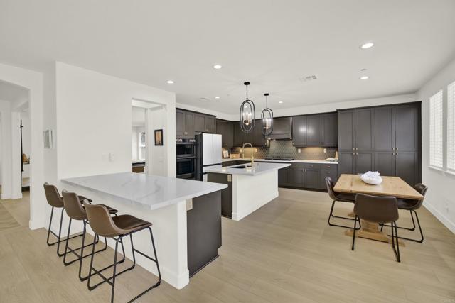 10576 Pinion Trl, Escondido CA: https://media.crmls.org/mediaz/3747c74b-81c5-4cca-917d-5a4679086937.jpg