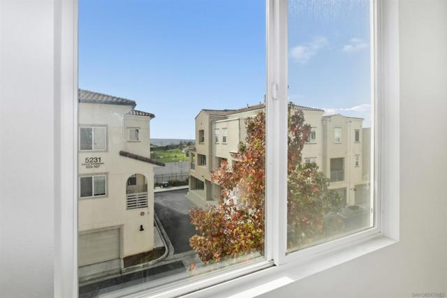 5230 Calle Rockfish, San Diego CA: https://media.crmls.org/mediaz/37480588-f156-4020-8b31-ecaa43a137fd.jpg