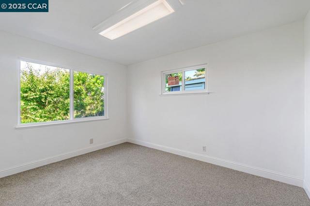 3338 Carlyle Ter, Lafayette CA: https://media.crmls.org/mediaz/37483550-c7b8-4405-a535-848c8975754e.jpg