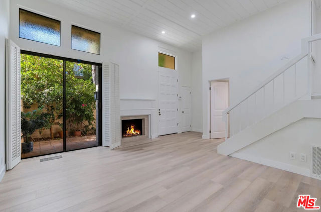 23471 Park Sorrento, Calabasas CA: https://media.crmls.org/mediaz/37487182-f5be-472f-8294-6d27ada89889.jpg