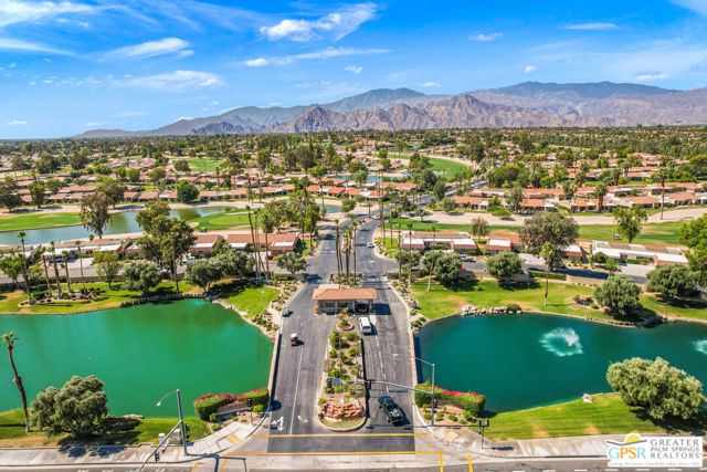 40165 Baltusrol Circle, Palm Desert CA: https://media.crmls.org/mediaz/3748890b-a6ac-4693-a0dc-f8c4952b62bc.jpg