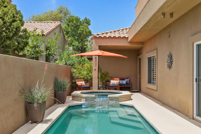 27 Oak Tree Drive, Rancho Mirage CA: https://media.crmls.org/mediaz/3748a89d-edff-46d8-a34f-6ffe8b096692.jpg