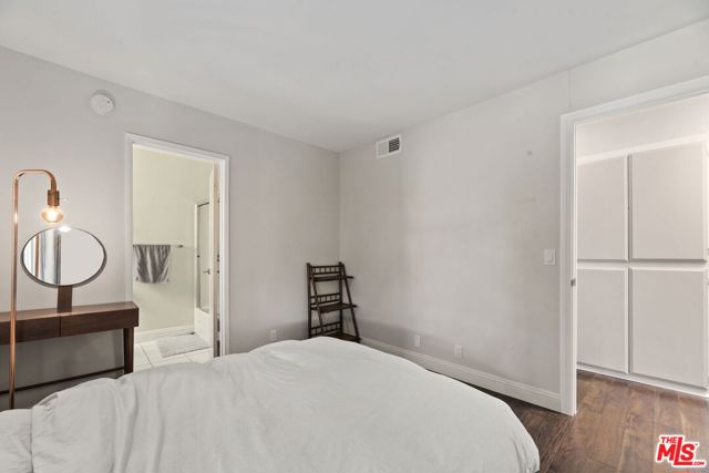 1541 Stoner Avenue, Los Angeles CA: https://media.crmls.org/mediaz/3749a49a-bada-4ade-af09-74f3337691e5.jpg
