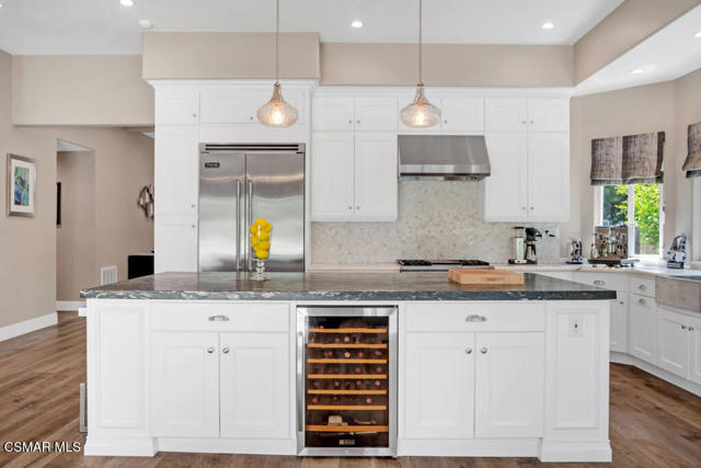 4953 Kilburn Court, Oak Park CA: https://media.crmls.org/mediaz/3749eec1-37fd-4a37-8b9c-94a13be7e12d.jpg