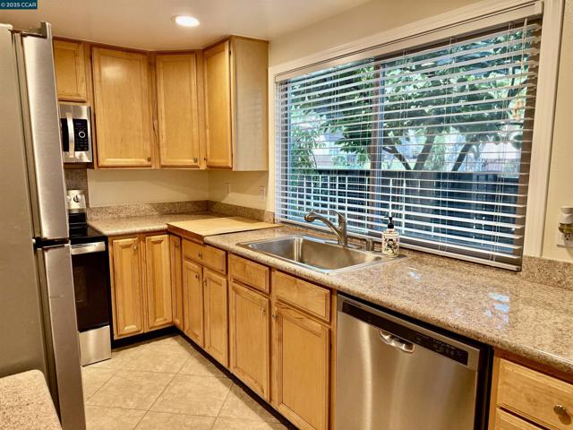 1564 Candelero Drive, Walnut Creek CA: https://media.crmls.org/mediaz/374a3945-a8a3-4e09-b70a-0a71eb752558.jpg