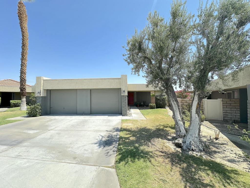 1262 Sunflower Circle N