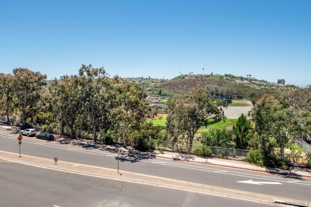 6816 Hyde Park Dr, San Diego CA: https://media.crmls.org/mediaz/374a9af3-9308-480f-b7fd-e74b0e6c9b40.jpg