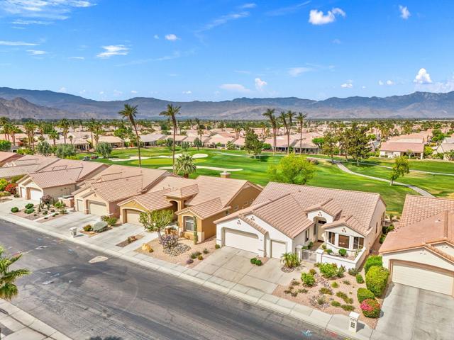 38995 Brandywine Avenue, Palm Desert CA: https://media.crmls.org/mediaz/374a9fe9-0300-43c7-8d5e-adaa28b007ce.jpg