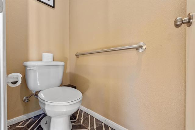 Detail Gallery Image 12 of 38 For 14360 Sawgrass Circle, Valley Center,  CA 92082 - 4 Beds | 3/1 Baths