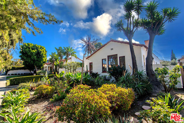 1034 Pacific Street photo 2