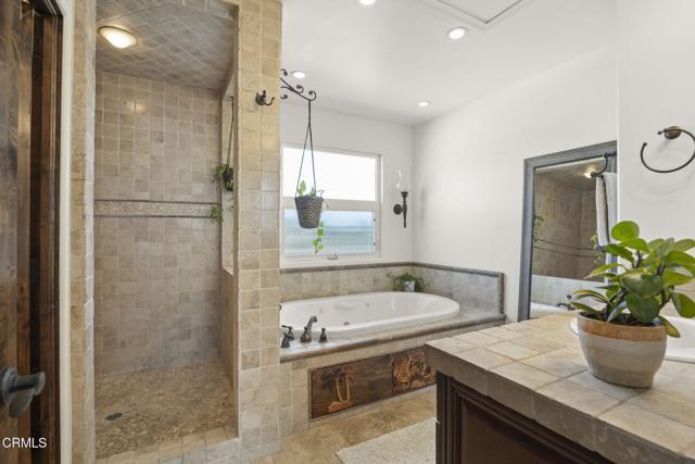 2149 Monmouth Drive, Ventura CA: https://media.crmls.org/mediaz/374c79a5-fc9d-4a80-8000-f0c0f455cacc.jpg