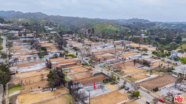 1027 Kagawa Street, Pacific Palisades CA: https://media.crmls.org/mediaz/374cb321-230f-43c3-87ec-41d3b2af357d.jpg