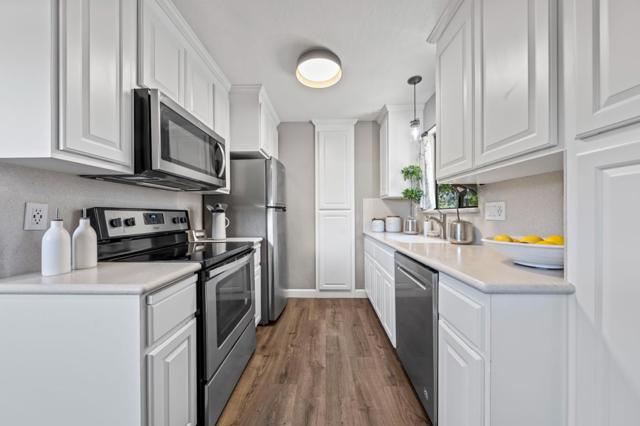 2518 W Middlefield Road, Mountain View CA: https://media.crmls.org/mediaz/374ce3cf-199f-4329-8527-31af9c5b4adc.jpg