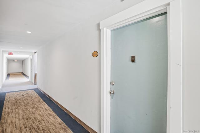 1885 Diamond St, San Diego CA: https://media.crmls.org/mediaz/374d0f85-1045-4f36-8b2e-e9ebbe11f0c1.jpg