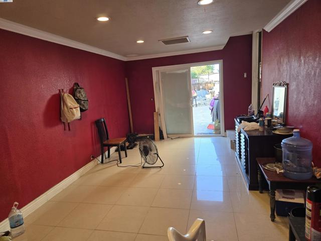 535 W Carlton Way, Tracy CA: https://media.crmls.org/mediaz/374d8595-affe-4cb2-b5b3-dc3899ec6988.jpg