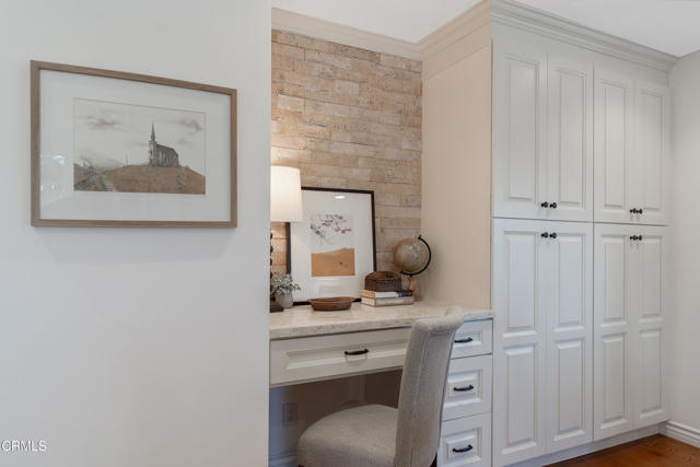 Detail Gallery Image 11 of 46 For 519 Paulette Pl, La Canada Flintridge,  CA 91011 - 5 Beds | 4 Baths