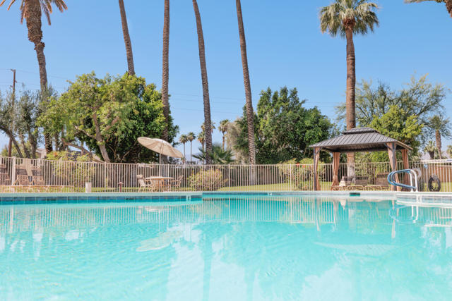 101 Desert Falls Drive, Palm Desert CA: https://media.crmls.org/mediaz/374e05e3-22f4-42df-97c2-6bc34e8ef330.jpg