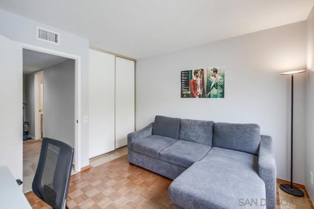 10565 Caminito Basswood, San Diego CA: https://media.crmls.org/mediaz/374e3593-2679-495d-a41b-c5d200daeb2f.jpg