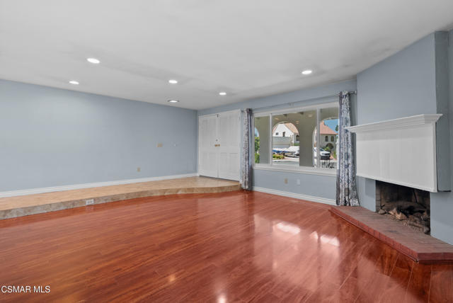 28606 Solon Avenue, Canyon Country CA: https://media.crmls.org/mediaz/374e48f5-d42d-4ea0-978c-4bfa24ebf3b5.jpg