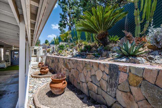 2130 Sunset Dr, Vista CA: https://media.crmls.org/mediaz/374e546c-4dfc-4e68-8153-cc777046b598.jpg