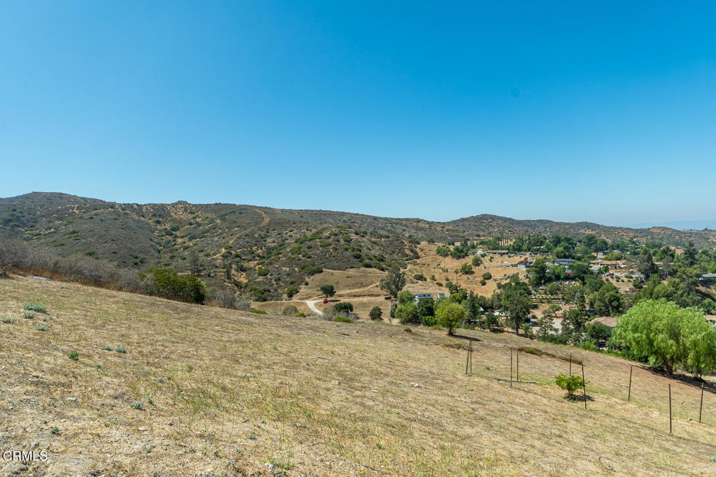 https://media.crmls.org/mediaz/374e8a4c-3e32-43a6-a686-c3ed59a2a3d0.jpg?preset=X-Large