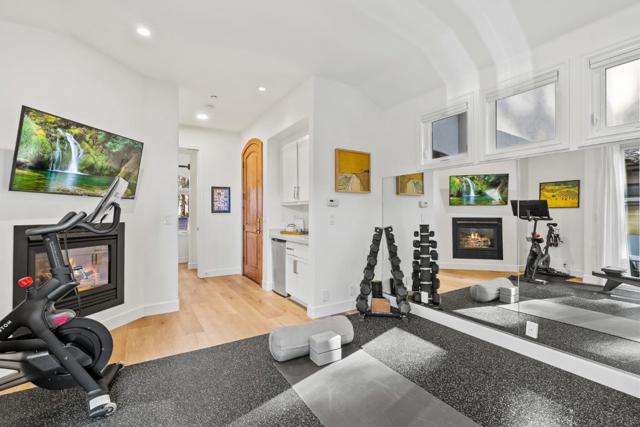 108 Grove Lane, Capitola CA: https://media.crmls.org/mediaz/374eaeab-3a79-494a-aa45-b3f68e3a56dd.jpg