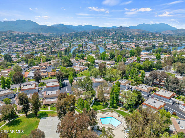 2864 Instone Court, Westlake Village CA: https://media.crmls.org/mediaz/374eee2f-00d9-482e-88a0-7e26b677c51b.jpg
