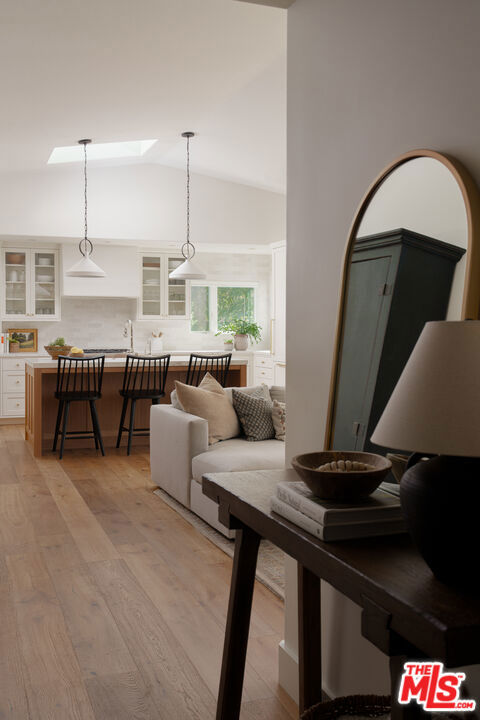 715 Circle Drive, Montecito CA: https://media.crmls.org/mediaz/374f3cf3-7f9e-4ced-9d43-d06cbc07149e.jpg