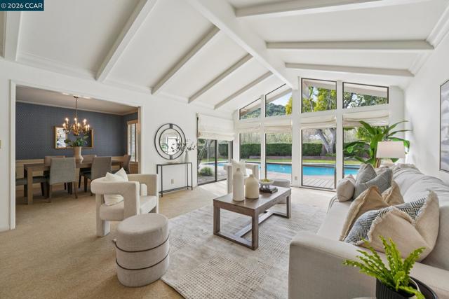 Image 5 of 44 For 34 Sherwood Ct