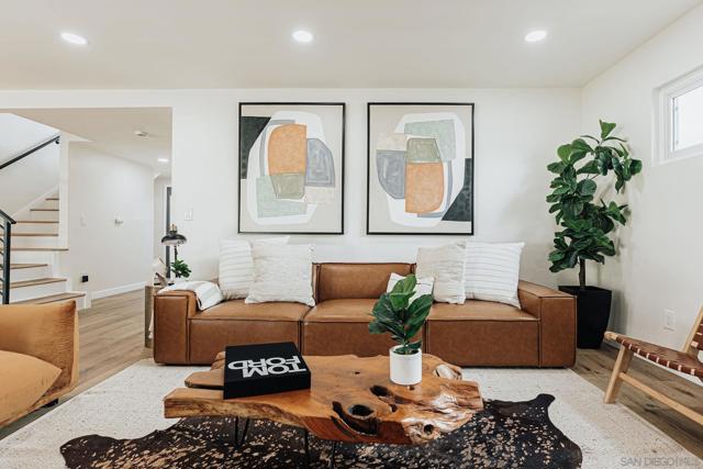 3624 Governor Dr, San Diego CA: https://media.crmls.org/mediaz/374f9a21-cdbf-4a1b-ba80-ced279fc2fd6.jpg