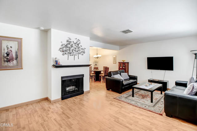 Detail Gallery Image 2 of 15 For 497 S El Molino Ave #106,  Pasadena,  CA 91101 - 2 Beds | 2 Baths